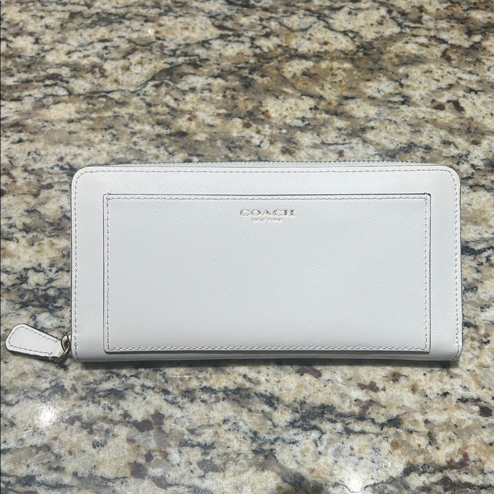 Coach Off White Leather Zip Wallet